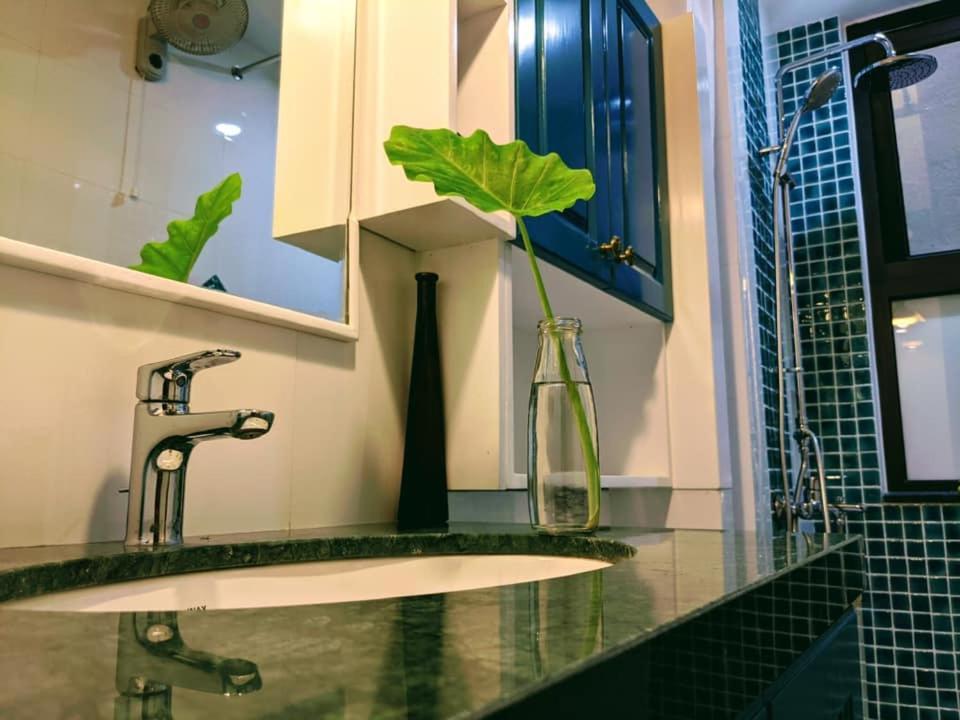Chez Madame Binh Bed & Breakfast Hanoi Exterior foto